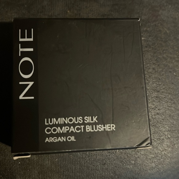 Note Cosmetics LUMINOUS SILK COMPACT BLUSHER NWT - Picture 1 of 3